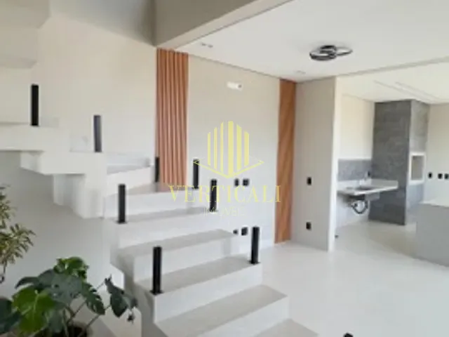 Casa 4 quartos e 5 banheiros, à venda, no bairro Ribeirão do Lipa em Cuiabá
