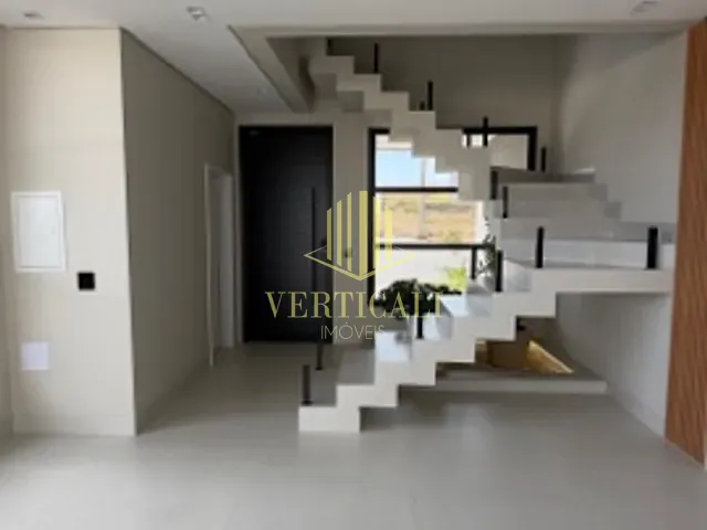 Casa 4 quartos e 5 banheiros, à venda, no bairro Ribeirão do Lipa em Cuiabá