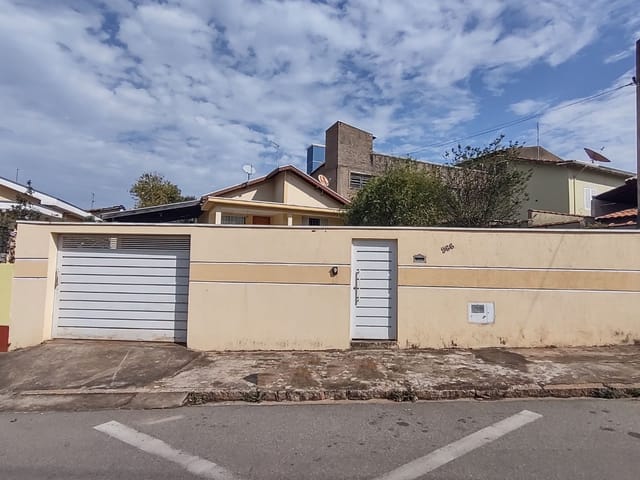 Casa com 608m² 2 quartos e 2 banheiros, à venda, no bairro Jardim Santo André em São João da Boa Vista