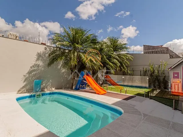 Casa 4 quartos e 4 banheiros, à venda, no bairro Areal em Pelotas