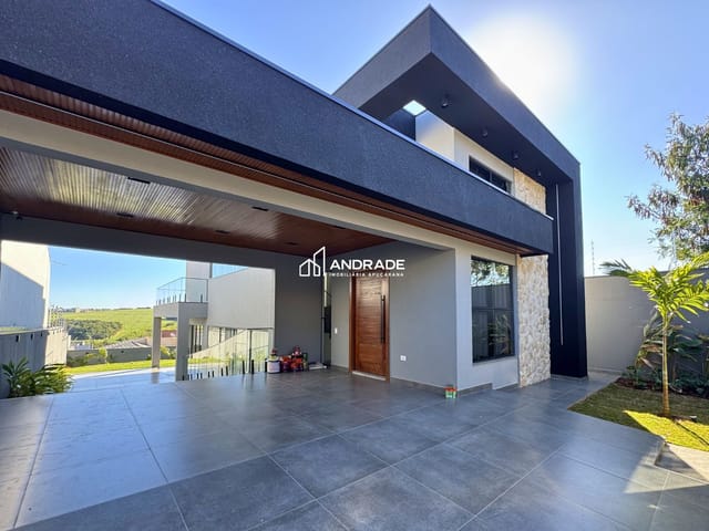 Casa com 360m² 3 quartos e 3 banheiros, à venda, no bairro Loteamento Residencial Cazarin em Apucarana
