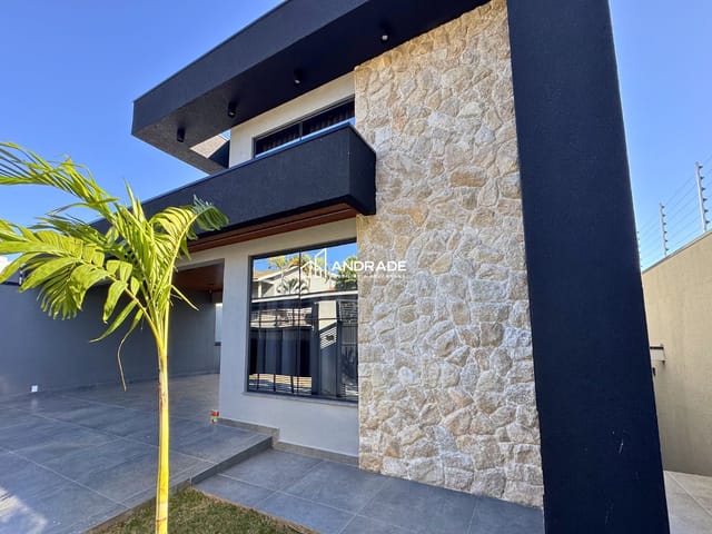 Casa com 360m² 3 quartos e 3 banheiros, à venda, no bairro Loteamento Residencial Cazarin em Apucarana