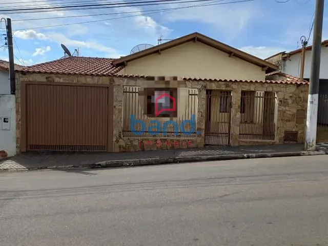 Casa com 219m² 3 quartos e 2 banheiros, à venda, no bairro Centro em Porto Feliz