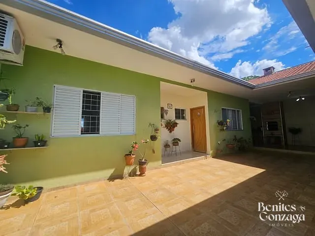 Casa com 300m² 2 quartos e 1 banheiro, à venda, no bairro Jardim Santa Helena em Maringá