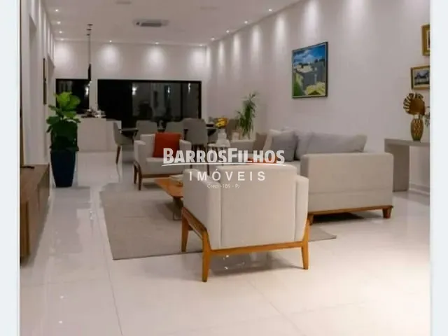 Casa com 498m² 3 quartos e 4 banheiros, à venda, no bairro Coroa do Meio em Aracaju
