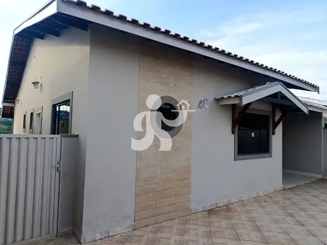 Casa com 275m² 3 quartos e 3 banheiros, à venda ou para alugar, no bairro Jardim Itália em São Pedro