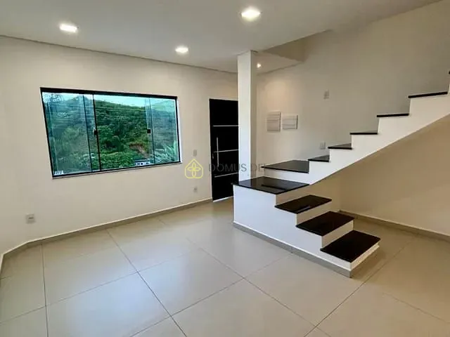 Casa com 105m² 3 quartos e 2 banheiros, à venda, no bairro Santa Clara em Barra Mansa