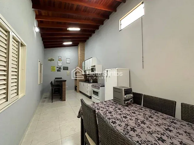 Casa com 206m² 2 quartos e 2 banheiros, à venda, no bairro Cidade Jardim II em Americana