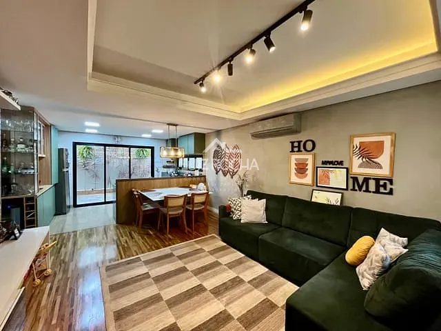 Casa com 212m² 4 quartos e 4 banheiros, à venda, no bairro Parque Rincão em Cotia