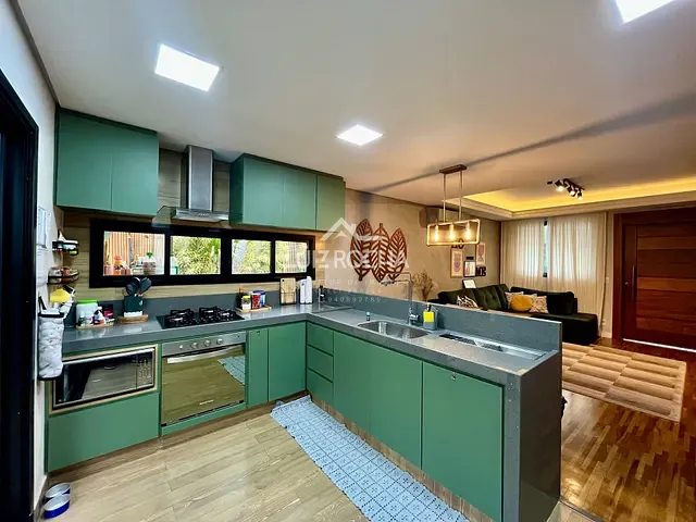 Casa com 212m² 4 quartos e 4 banheiros, à venda, no bairro Parque Rincão em Cotia