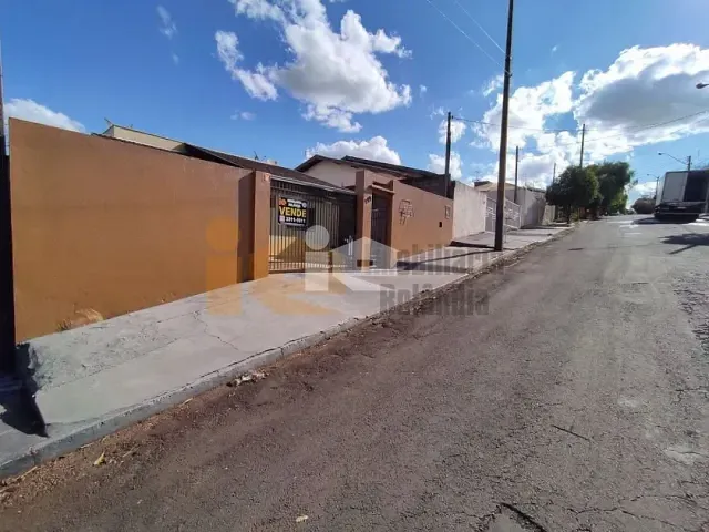 Casa com 348m² 2 quartos e 1 banheiro, à venda, no bairro Jardim Caviuna em Rolândia