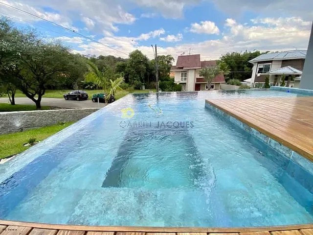 Casa com 1m² 3 quartos e 5 banheiros, à venda, no bairro Pedra Branca em Palhoça