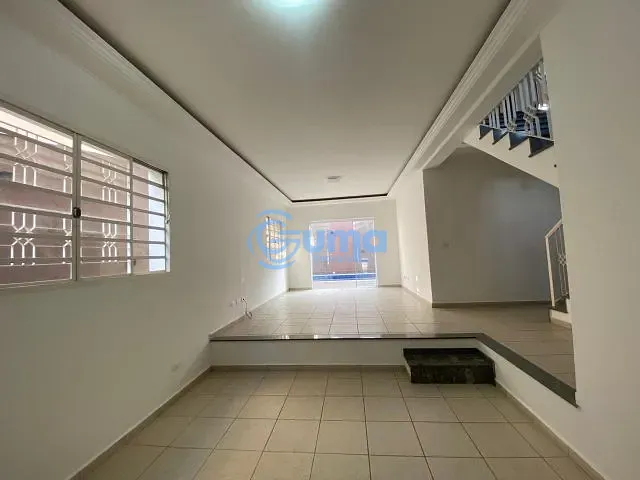 Casa 3 quartos e 4 banheiros, para alugar, no bairro Condomínio Residencial Euroville em Bragança Paulista