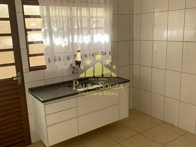 Casa 3 quartos e 2 banheiros, à venda ou para alugar, no bairro Jardim Jacyra em Bauru