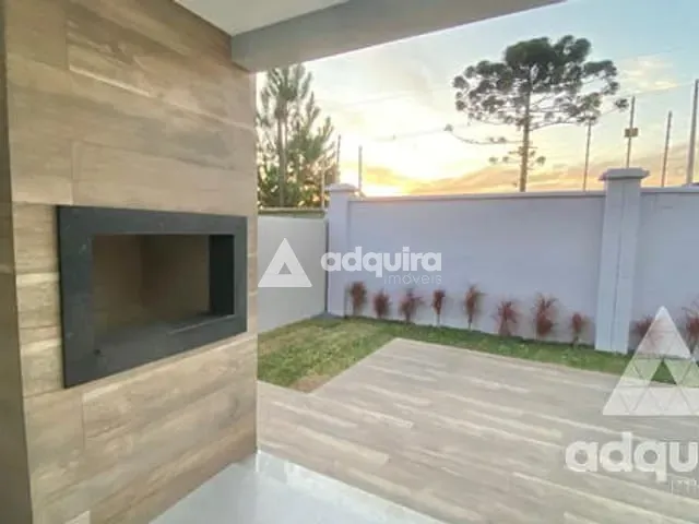 Casa com 300m² 4 quartos e 5 banheiros, à venda, no bairro Jardim Carvalho em Ponta Grossa