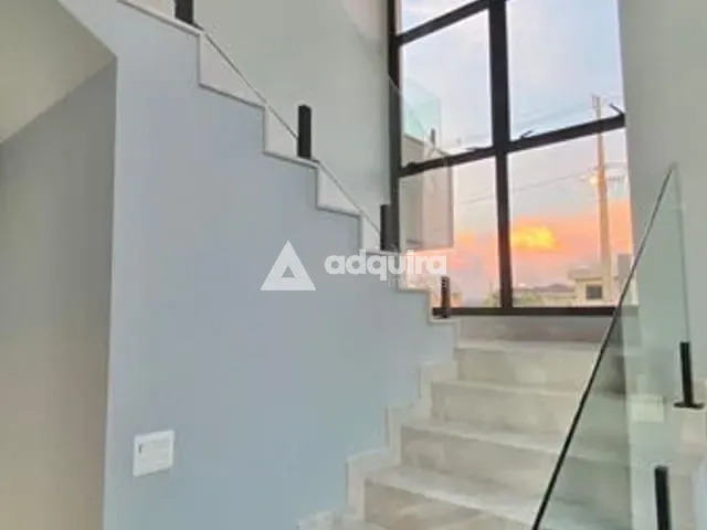 Casa com 300m² 4 quartos e 5 banheiros, à venda, no bairro Jardim Carvalho em Ponta Grossa