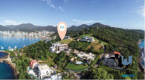 Casa com 362m², à venda, no bairro Canto da Praia em Itapema