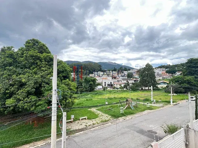 Casa 3 quartos e 4 banheiros, à venda ou para alugar, no bairro Jardim Maristela em Atibaia