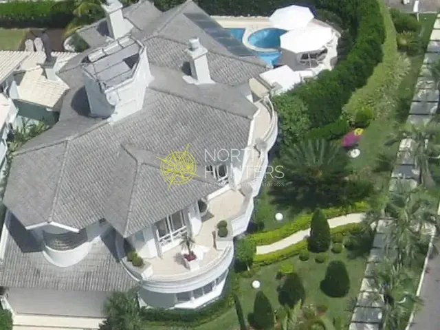 Casa com 450m² 4 quartos e 6 banheiros, para alugar, no bairro Jurerê Internacional em Florianópolis