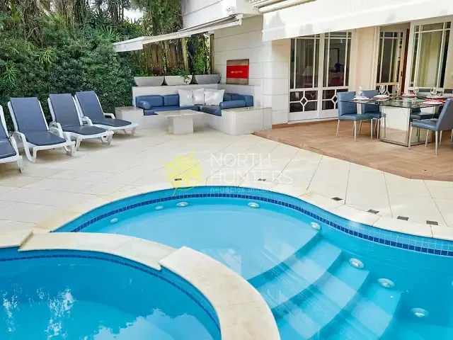 Casa com 450m² 4 quartos e 6 banheiros, para alugar, no bairro Jurerê Internacional em Florianópolis