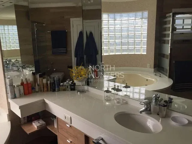 Casa com 450m² 4 quartos e 6 banheiros, para alugar, no bairro Jurerê Internacional em Florianópolis