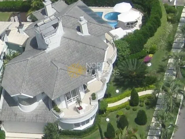 Casa com 450m² 4 quartos e 6 banheiros, para alugar, no bairro Jurerê Internacional em Florianópolis