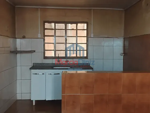 Casa com 250m² 3 quartos e 1 banheiro, à venda, no bairro Conjunto João Athaíde de Souza em Ituverava