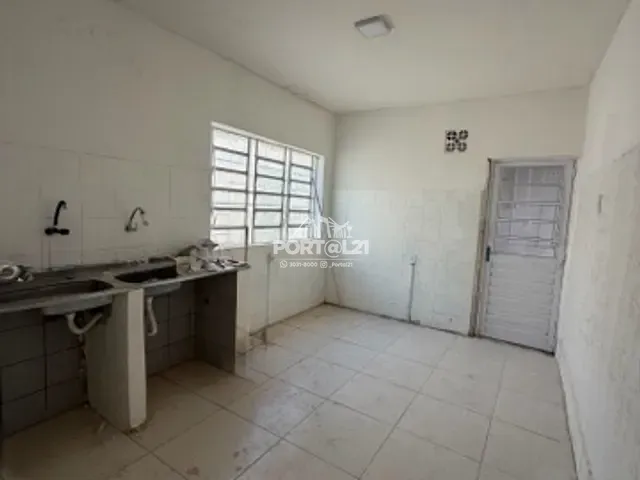 Casa 3 quartos e 1 banheiro, para alugar, no bairro Gercino Coelho em Petrolina