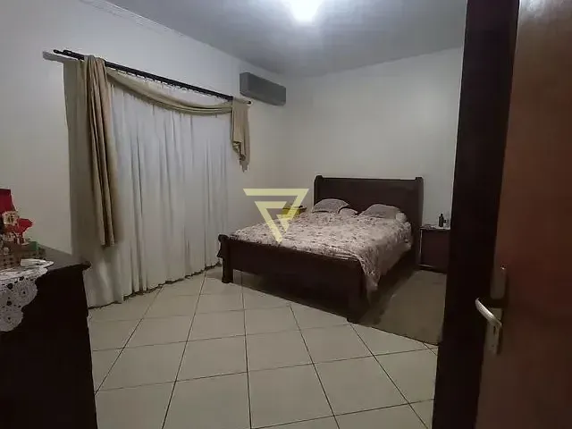 Casa com 200m² 3 quartos e 2 banheiros, à venda, no bairro Jardim Heitor Rigon em Ribeirão Preto
