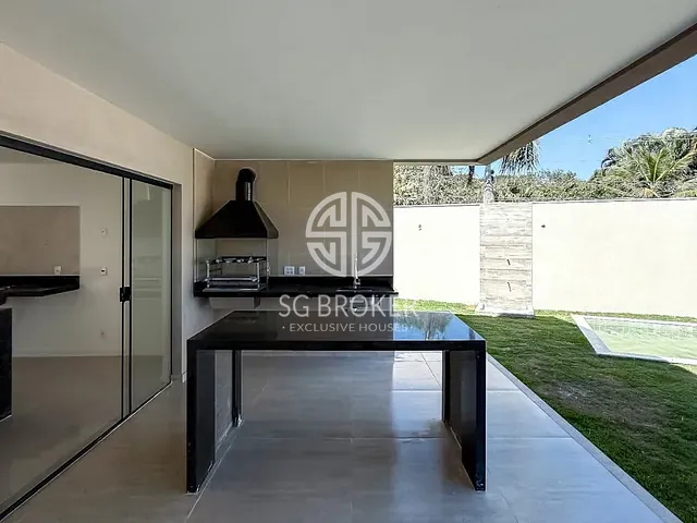 Casa 3 quartos e 4 banheiros, à venda, no bairro Guaratiba em Rio de Janeiro