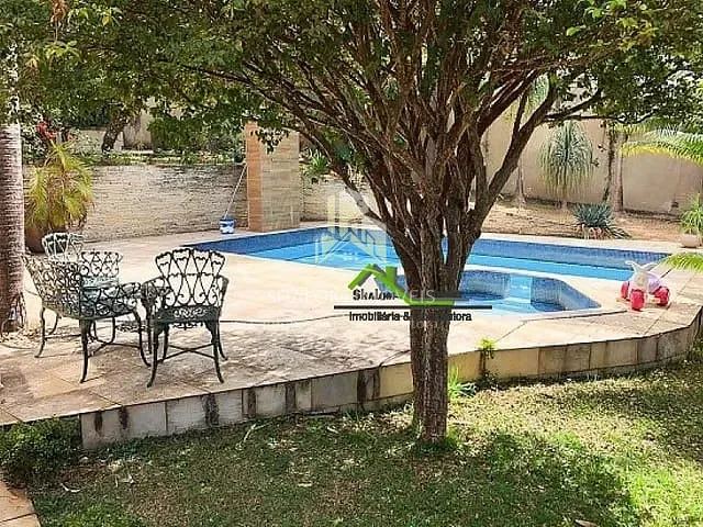 Casa com 640m² 4 quartos e 3 banheiros, à venda, no bairro Trevo em Belo Horizonte