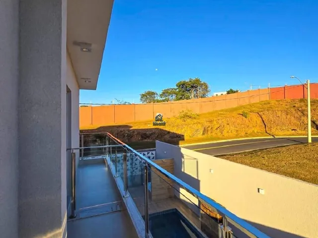 Casa com 336m² 4 quartos e 5 banheiros, à venda, no bairro Jardins Barcelona em Senador Canedo