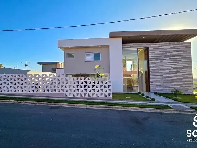 Casa com 336m² 4 quartos e 5 banheiros, à venda, no bairro Jardins Barcelona em Senador Canedo