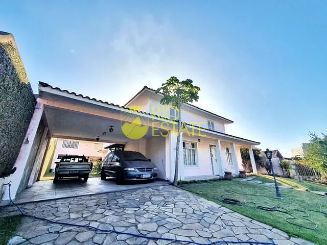 Casa com 780m² 5 quartos e 5 banheiros, à venda, no bairro Bela Vista em Volta Redonda