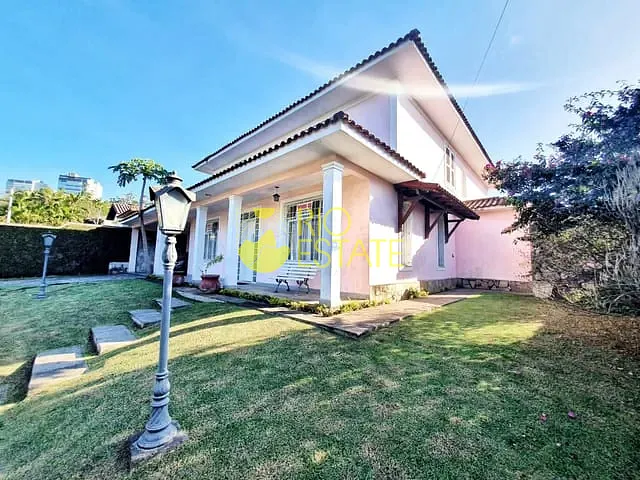 Casa com 780m² 5 quartos e 5 banheiros, à venda, no bairro Bela Vista em Volta Redonda