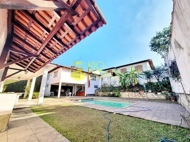Casa com 780m² 5 quartos e 5 banheiros, à venda, no bairro Bela Vista em Volta Redonda