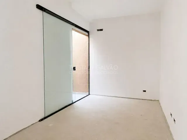 Casa 3 quartos e 2 banheiros, à venda, no bairro Fazendinha em Curitiba