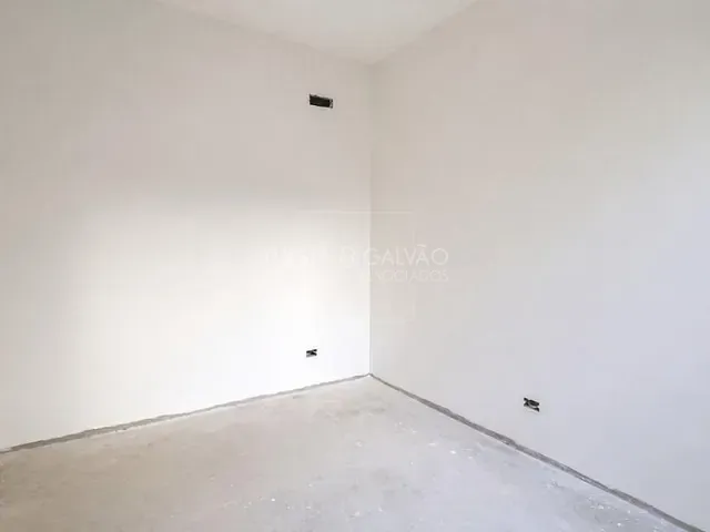 Casa 3 quartos e 2 banheiros, à venda, no bairro Fazendinha em Curitiba