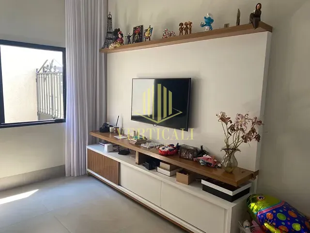 Casa com 465m² 2 quartos e 4 banheiros, à venda, no bairro Ribeirão do Lipa em Cuiabá