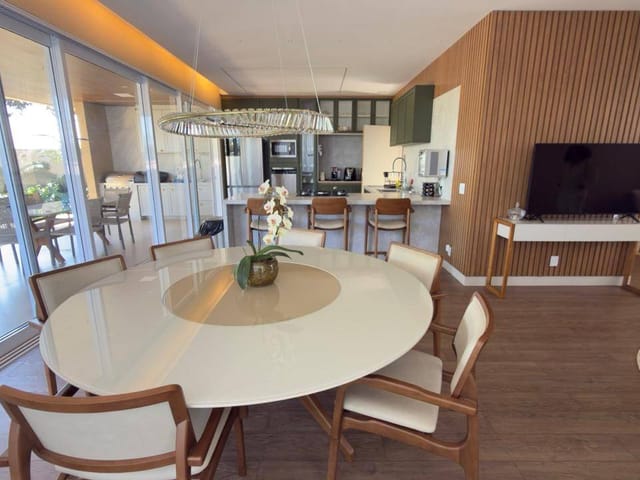 Sobrado com 404m² 4 quartos e 4 banheiros, à venda, no bairro Jardim Cristal em Aparecida de Goiânia