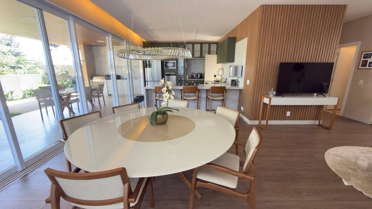 Sobrado, 4 quartos, 337 m² - Foto 1