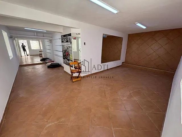 Casa com 300m² 3 quartos e 1 banheiro, à venda, no bairro Jardim Universo em Mogi das Cruzes
