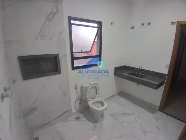 Casa com 250m² 3 quartos e 2 banheiros, à venda, no bairro Villa Branca em Jacareí