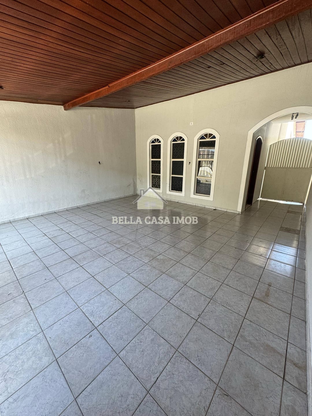 Casa à venda com 3 quartos, 180m² - Foto 1