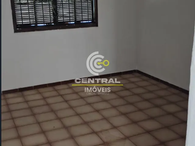 Casa com 1000m² 4 quartos e 2 banheiros, à venda, no bairro Vista Alegre em São Gonçalo