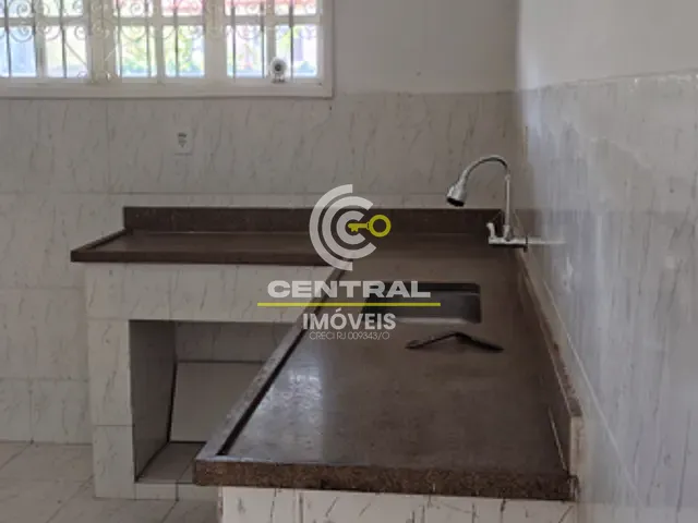 Casa com 1000m² 4 quartos e 2 banheiros, à venda, no bairro Vista Alegre em São Gonçalo