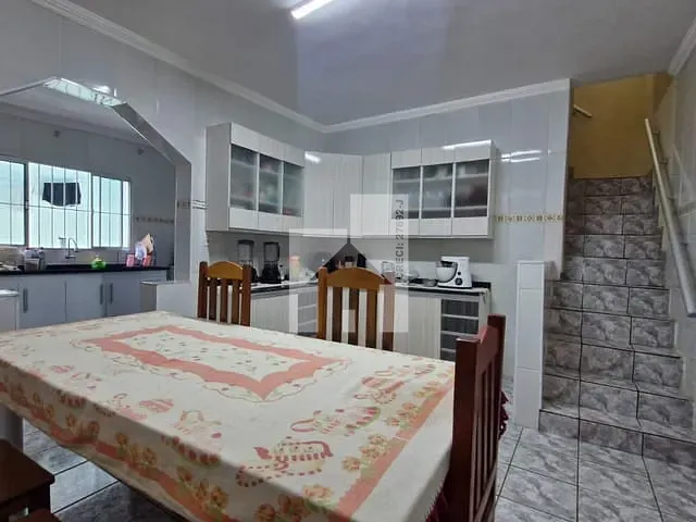 Casa com 184m² 4 quartos e 2 banheiros, à venda, no bairro Jardim Guanabara em Jundiaí