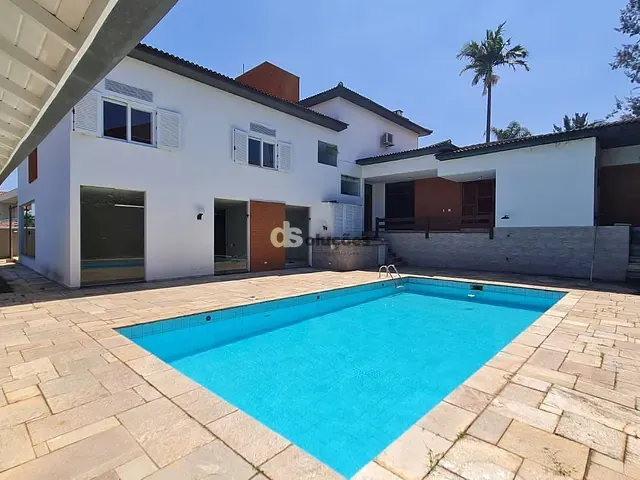 Casa com 850m² 4 quartos e 8 banheiros, à venda ou para alugar, no bairro Alphaville em Santana de Parnaíba