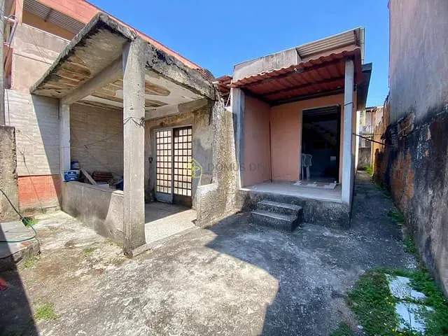 Casa 2 quartos e 1 banheiro, à venda, no bairro Colônia Santo Antônio em Barra Mansa
