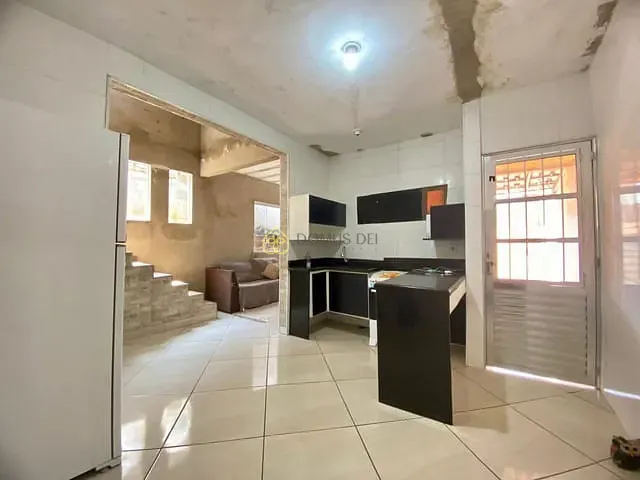 Casa 2 quartos e 1 banheiro, à venda, no bairro Colônia Santo Antônio em Barra Mansa